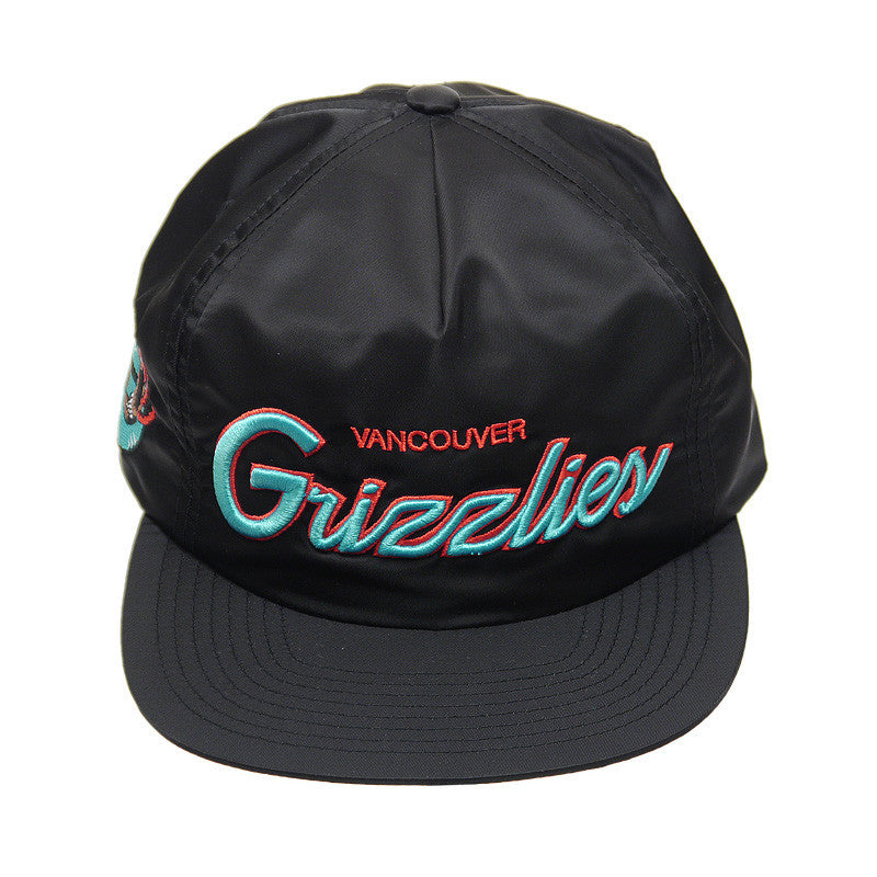 Mitchell Ness NBA Vancouver Grizzlies Nylon Zip back
