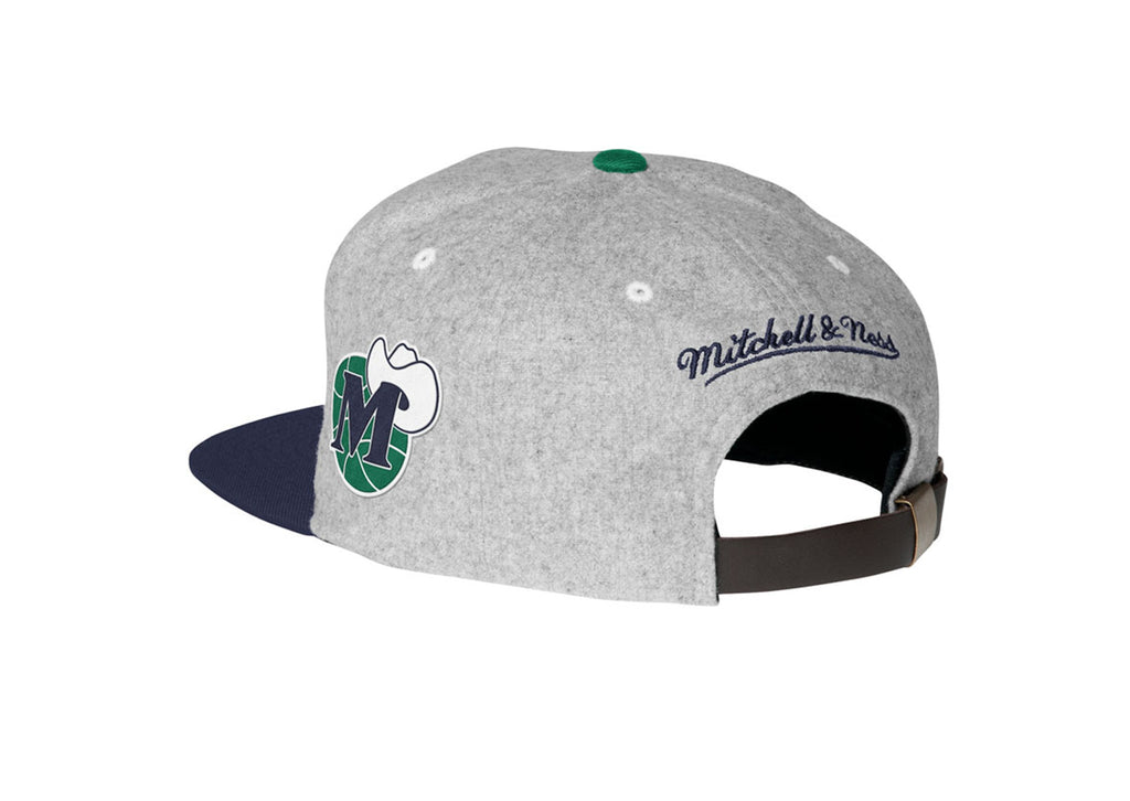 Mitchell & Ness NBA Dallas Mavericks Heather Tailsweeper Strapback